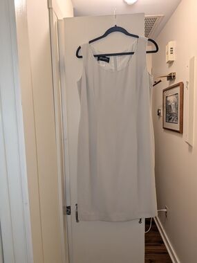 Sunny Choi Classic Sleeveless Shift Dress in Light Gray Beaded Neckline Size 12